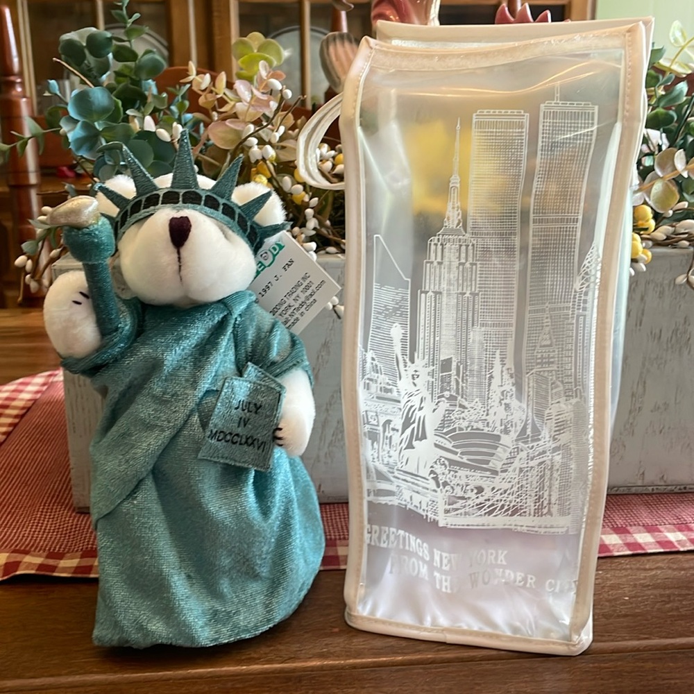 Statue of Liberty Bear w/plastic storage bag w/New York Skyline on Bag